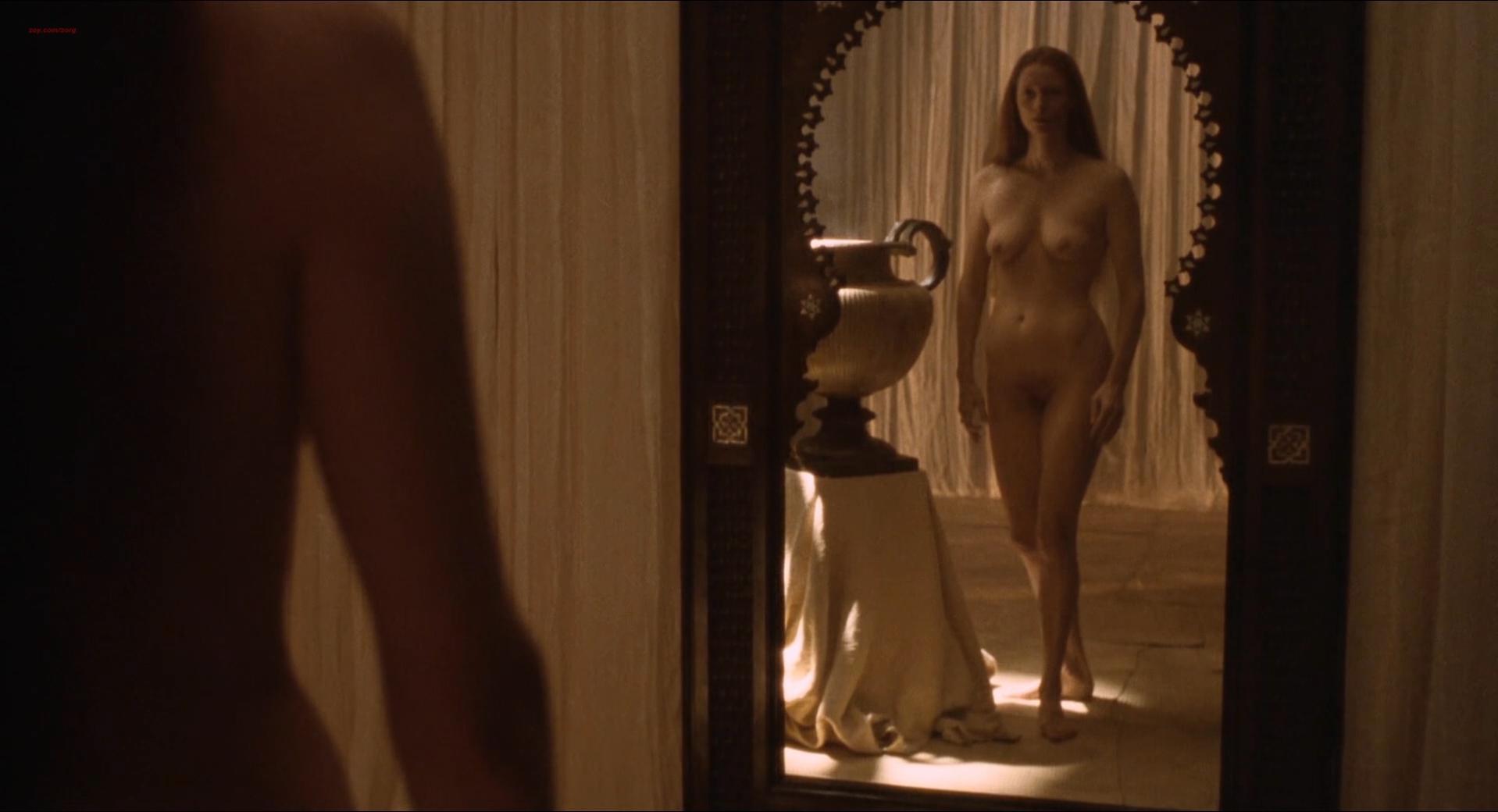 Tilda Swinton En Topless