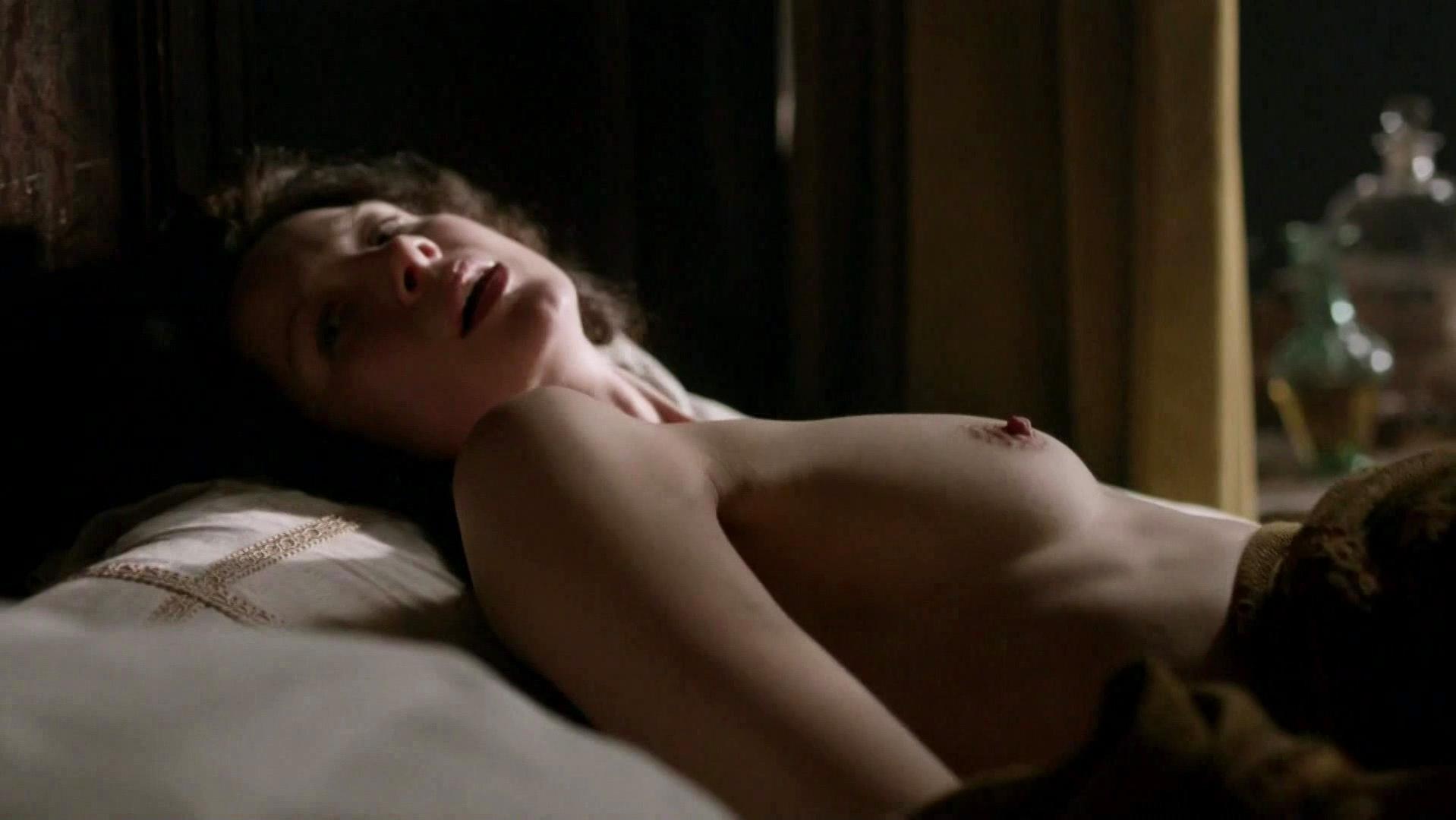 Caitriona Balfe nude â€“ Outlander s01e10 (2015)