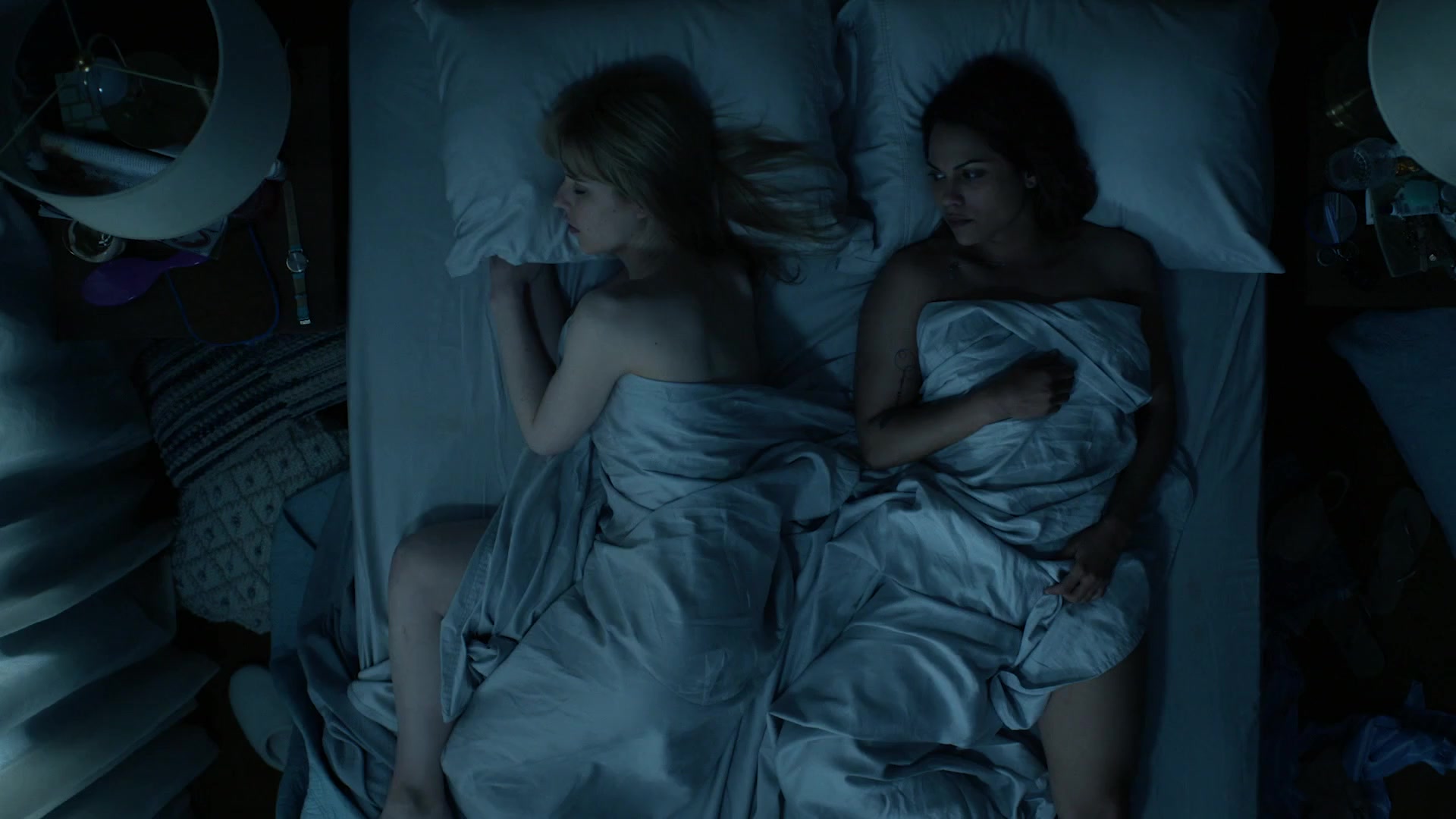 Monica Raymund, Riley Voelkel - Hightown s01e03 (2020)