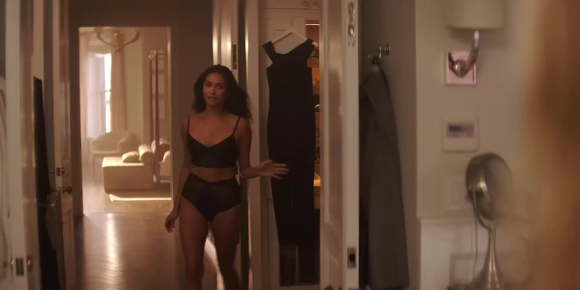 Shay Mitchell nude - You s01e02(2018)