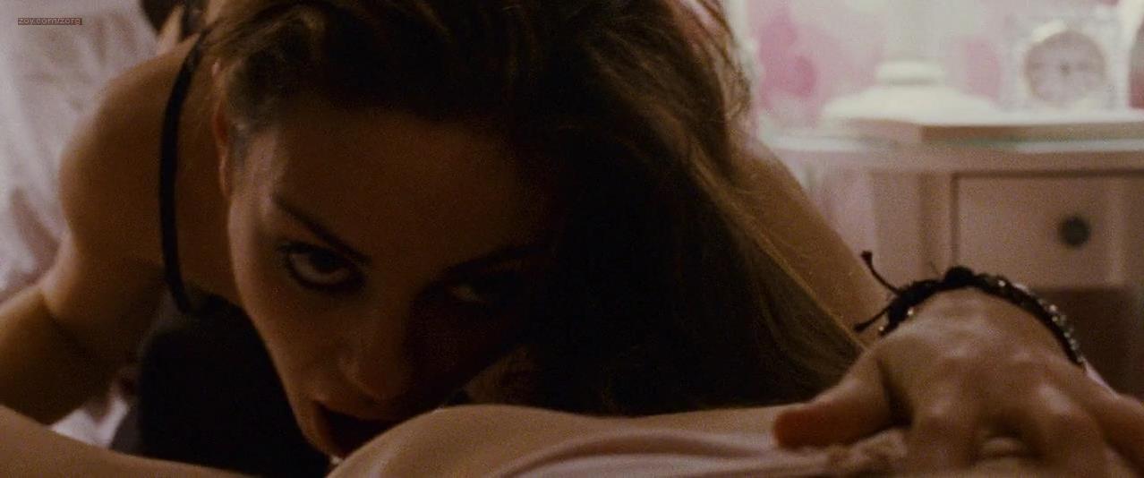 Natalie Portman sexy, Mila Kunis sexy Black Swan (2010)