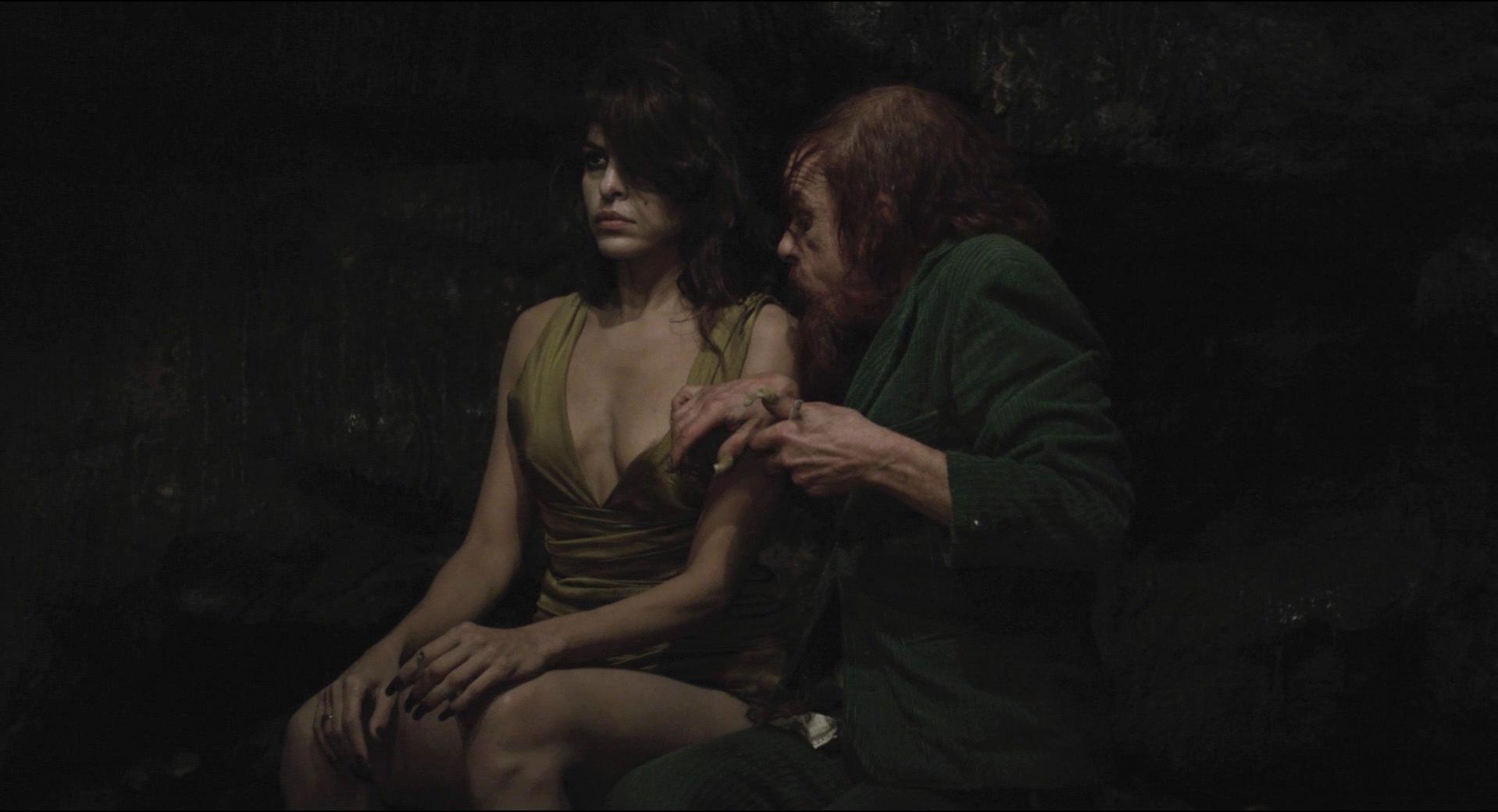 Eva Mendes sexy Holy Motors 2012 